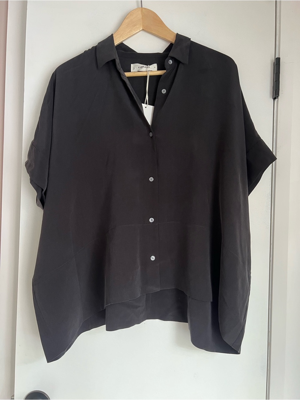 Everlane Boxy Black Relaxed Short-Sleeve Button-Down Silk Shirt